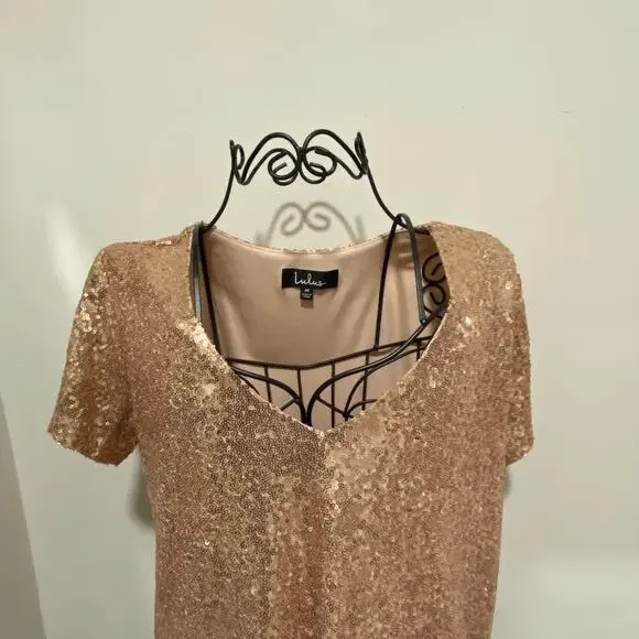 LULU’s Sequined Mini Dress SIZE MEDIUM Peach Short Sleeve V-Neck Cocktail Dress - Picture 3 of 8